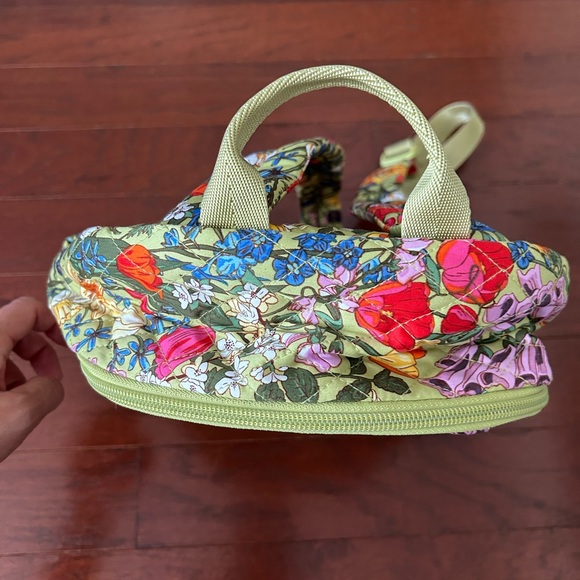 Vera Bradley Small Banbury Backpack Meadow Bouquet in Premium Cotton like new - Picture 7 of 15